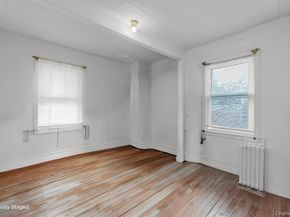 555 N 1 Street, New Hyde Park NY 11040