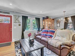 16 Hallock Lane, Rocky Point NY 11778