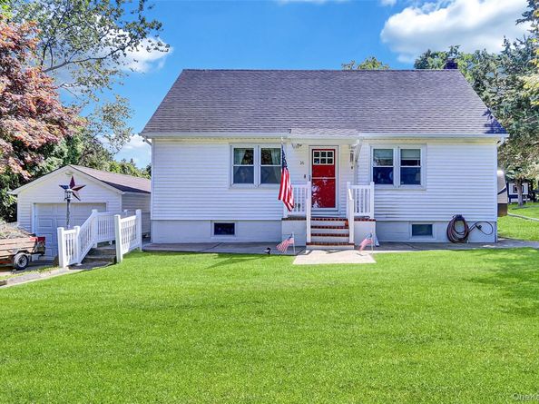 16 Hallock Lane, Rocky Point NY 11778