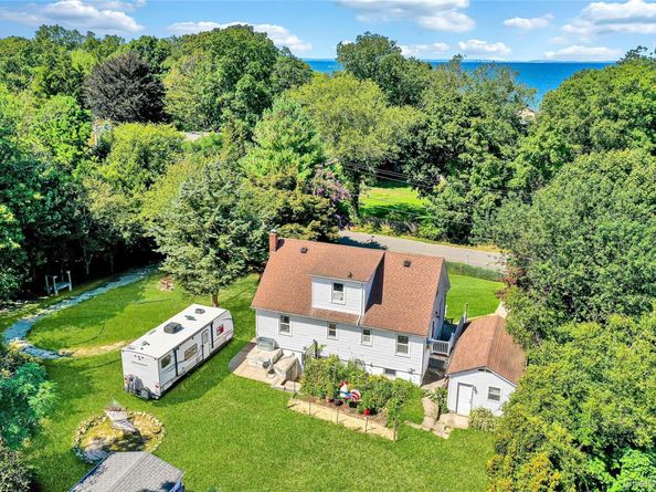 16 Hallock Lane, Rocky Point NY 11778