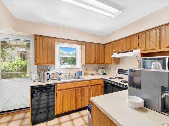 24 Gedney Terrace, White Plains NY 10605