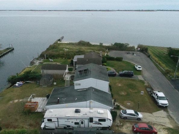 39 Barracuda Road, East Quogue NY 11942