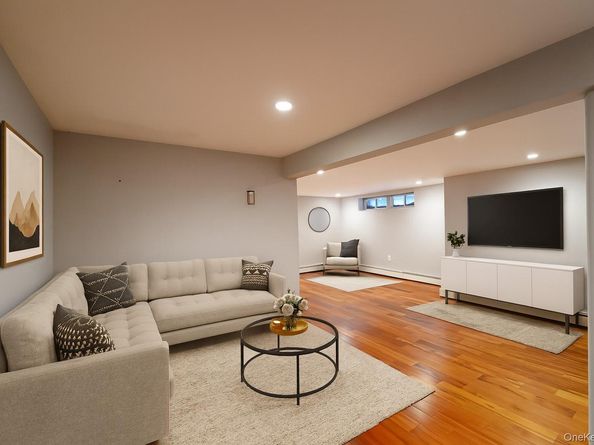 642 Salisbury Park Drive, Westbury NY 11590