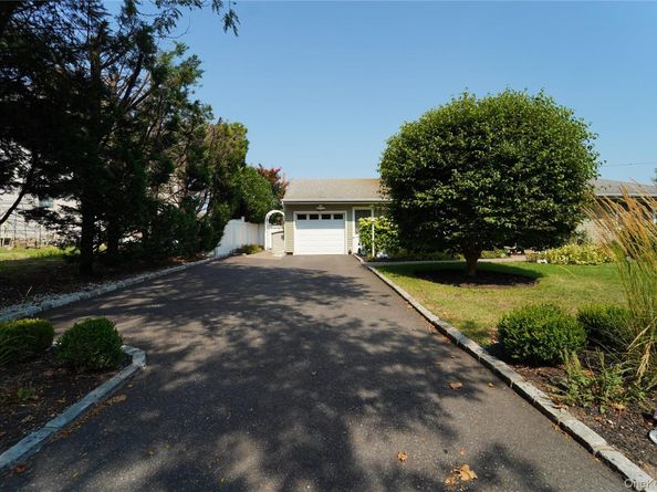 642 Salisbury Park Drive, Westbury NY 11590