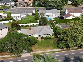 642 Salisbury Park Drive, Westbury NY 11590
