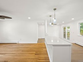 4991 Express Drive N, Lake Ronkonkoma NY 11779