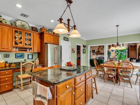 55 Grasslands Circle, Mount Sinai NY 11766