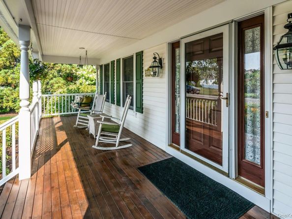 55 Grasslands Circle, Mount Sinai NY 11766