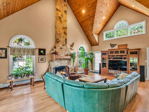 55 Grasslands Circle, Mount Sinai NY 11766