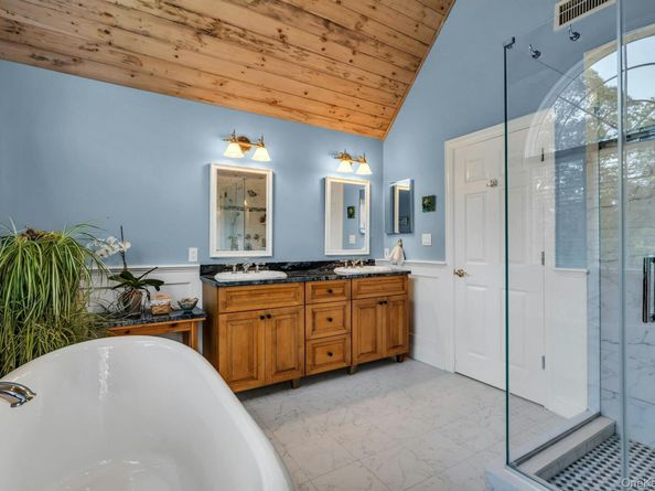 55 Grasslands Circle, Mount Sinai NY 11766