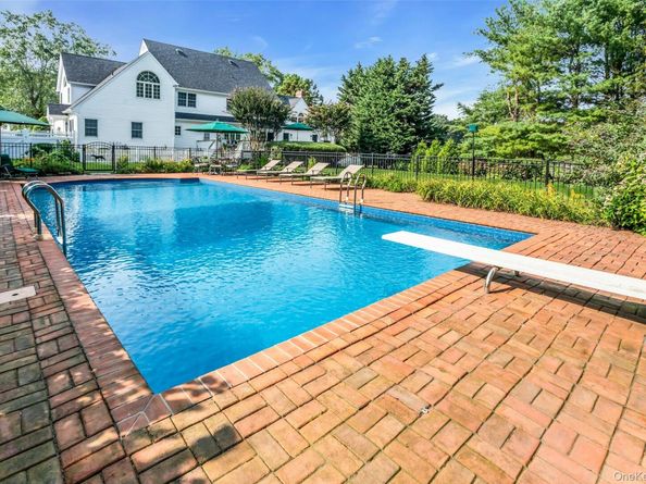 55 Grasslands Circle, Mount Sinai NY 11766