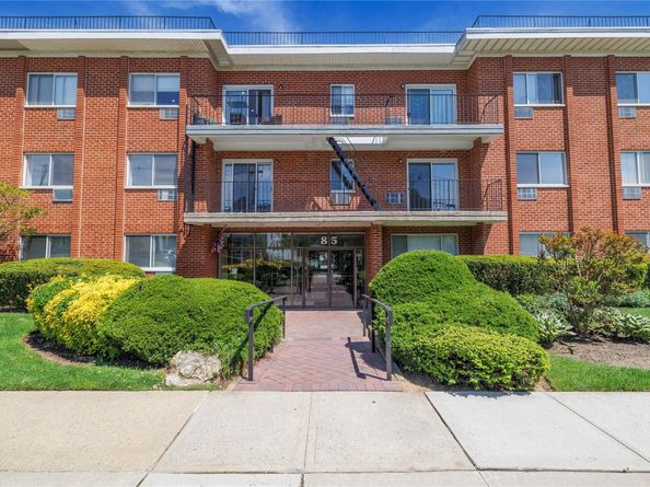 85 S Centre Avenue A16, Rockville Centre NY 11570