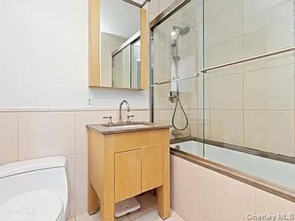 350 W 42nd Street 11L, New York (Manhattan) NY 10036