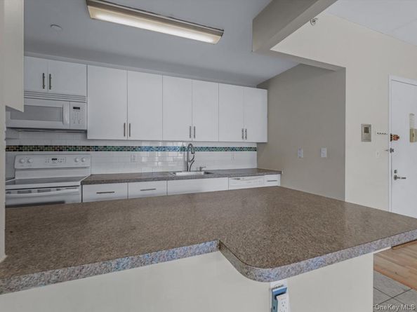 715 Fox Street 4G, Bronx NY 10455
