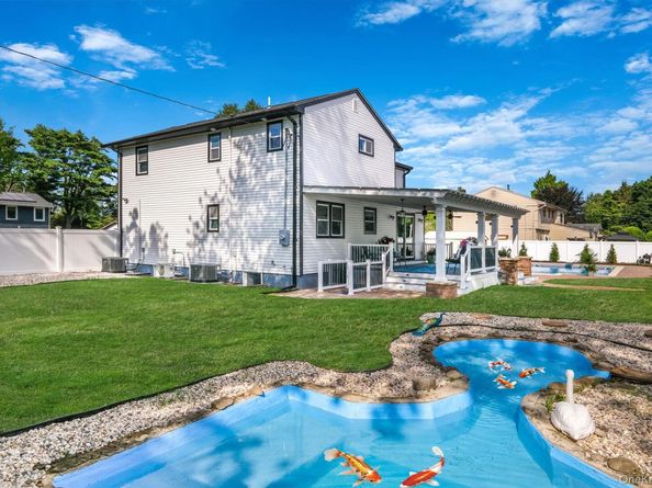 2 Polo Street, Dix Hills NY 11746