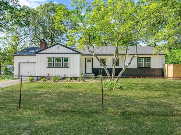 39 Chestnut Street, Central Islip NY 11722