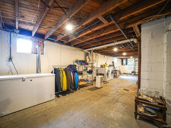 7 Scott Drive, Melville NY 11747
