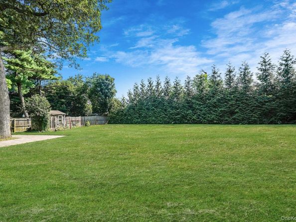 7 Scott Drive, Melville NY 11747