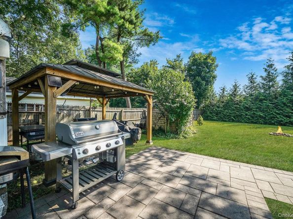 7 Scott Drive, Melville NY 11747