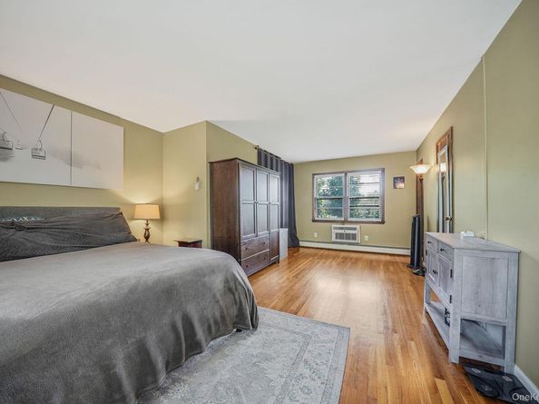 7 Scott Drive, Melville NY 11747