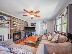 7 Scott Drive, Melville NY 11747
