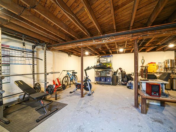 7 Scott Drive, Melville NY 11747