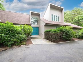 11 Paths End Court, Water Mill NY 11976