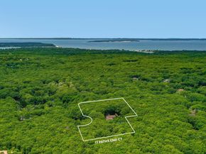 11 Paths End Court, Water Mill NY 11976