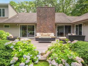 11 Paths End Court, Water Mill NY 11976
