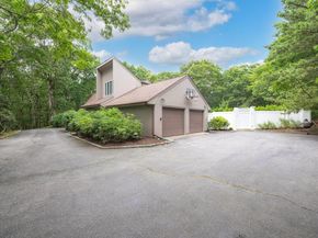11 Paths End Court, Water Mill NY 11976