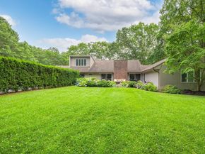 11 Paths End Court, Water Mill NY 11976