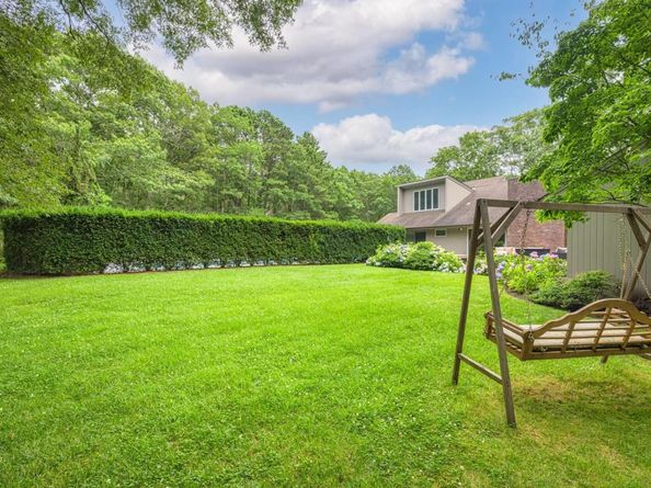 11 Paths End Court, Water Mill NY 11976