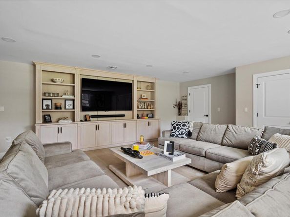 22 Beaumont Drive, Melville NY 11747