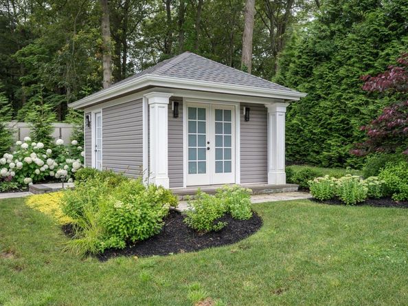 22 Beaumont Drive, Melville NY 11747