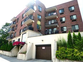 135-46 Grand Central Parkway 4C, Briarwood NY 11435
