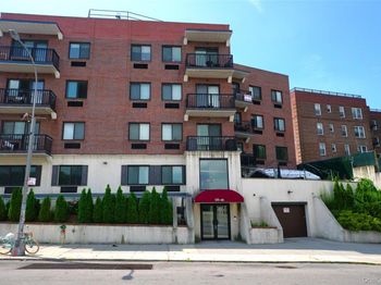 135-46 Grand Central Parkway