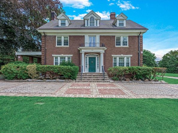 44 Arbor Place, Glen Cove NY 11542