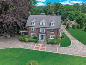 44 Arbor Place, Glen Cove NY 11542