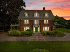 44 Arbor Place, Glen Cove NY 11542
