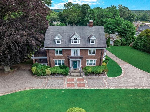 44 Arbor Place, Glen Cove NY 11542