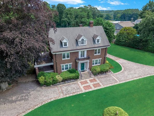 44 Arbor Place, Glen Cove NY 11542