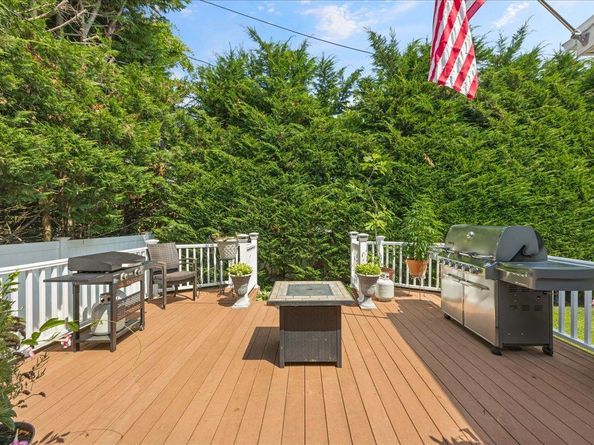 17 Acorn Road, East Rockaway NY 11518