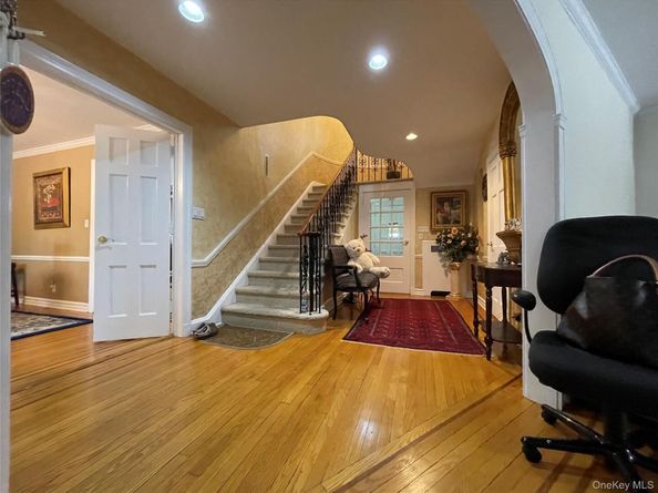 8177 Utopia Pkwy, Jamaica Estates NY 11432