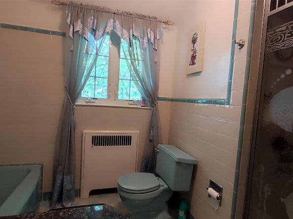 8177 Utopia Pkwy, Jamaica Estates NY 11432