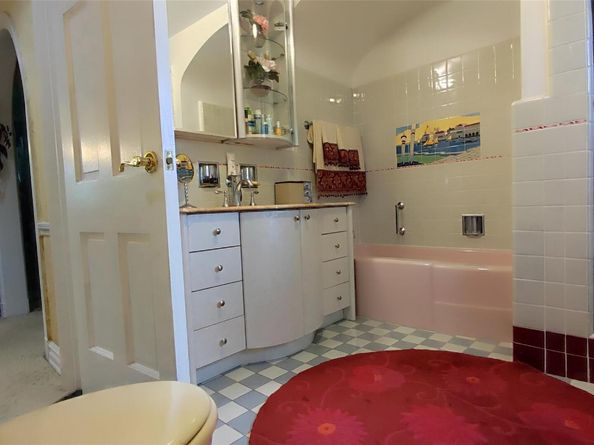 8177 Utopia Pkwy, Jamaica Estates NY 11432