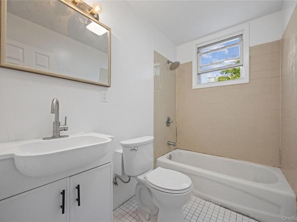6 Stewart Place, Yonkers NY 10701