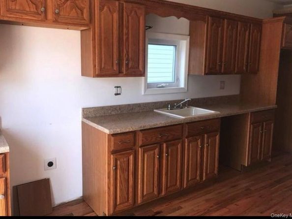 20 W 10th Road, Broad Channel NY 11693