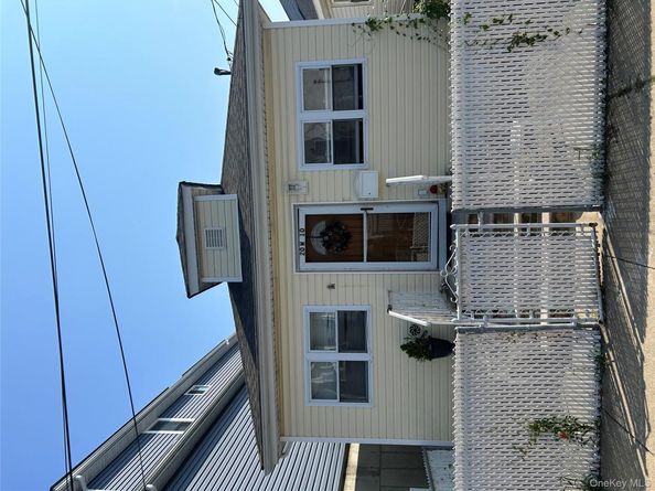 20 W 10th Road, Broad Channel NY 11693