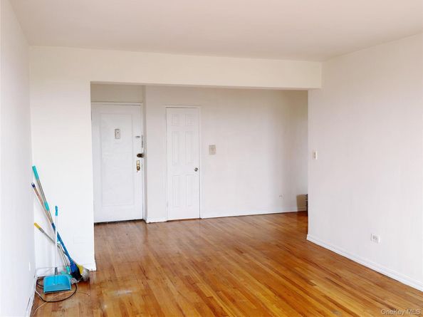 15040 71st Avenue 6C, Kew Garden Hills NY 11367