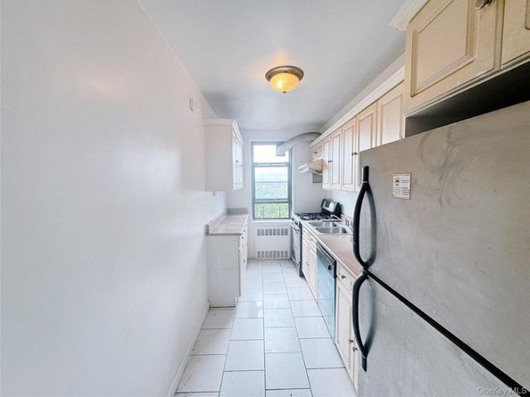 15040 71st Avenue 6C, Kew Garden Hills NY 11367